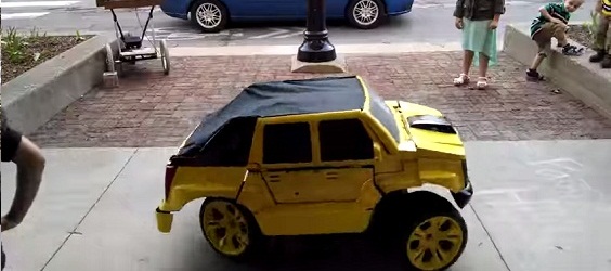 This Little Car Looks Simple. But Wait ‘Til You See What’s In It… It’s Just Simply Amazing!