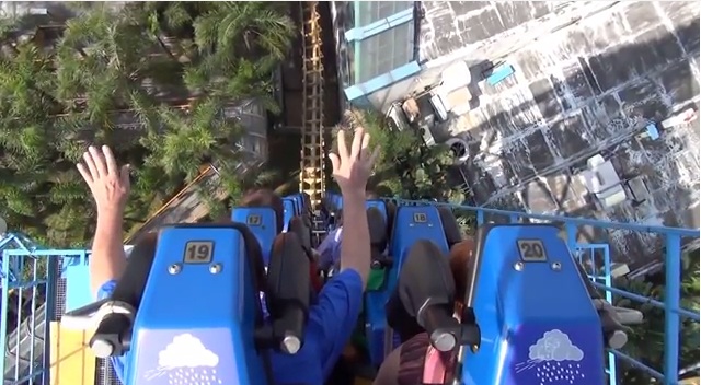 This Roller Coaster Offers The Best Ride Of Your Life. Watch This And You’ll Freak To Know Why!