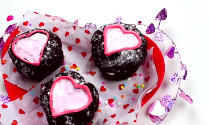 Surprise Your Boyfriend/Girlfriend With These Treats On Valentine’s Day