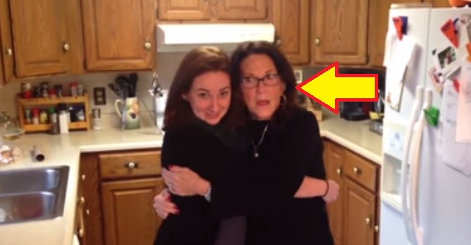 Heartwarming Moment When Daughter Tells Her Mom She’s Pregnant