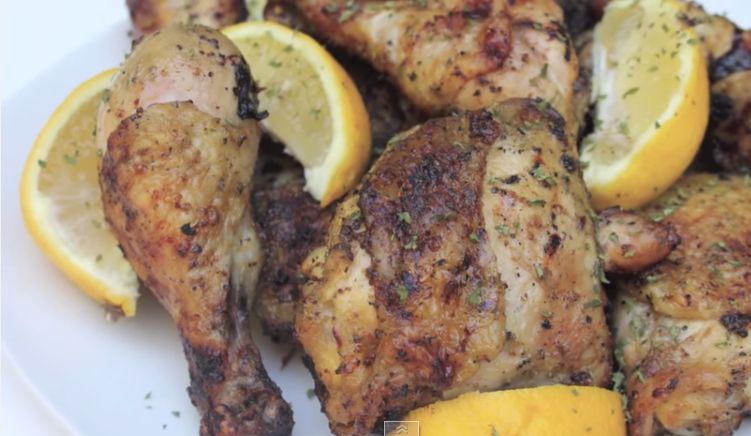 This Woman Will Show You On How To Make The Best Grilled Lemon Pepper Chicken