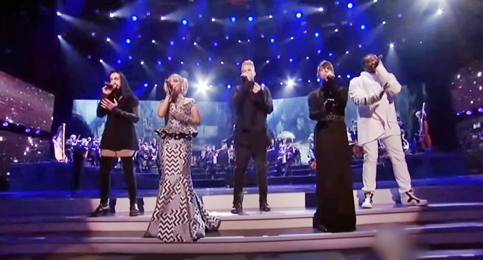 Goosebumps Alert: Star Wars’ Symphony Sang in Acapella By Pentatonix During The American Music Awards 2015 – Truly Amazing…