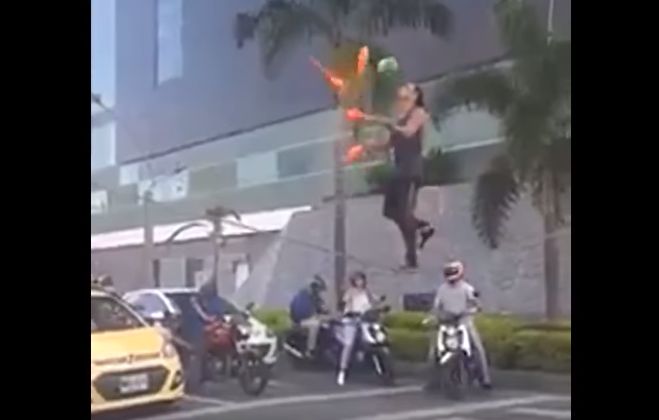 When The Traffic Light Runs Red, This Man Takes Over Of The Street For A Big Show.