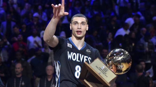 Zach LaVine Repeats Championship In The NBA Slam Dunk Contest 2016 – Worth Watching
