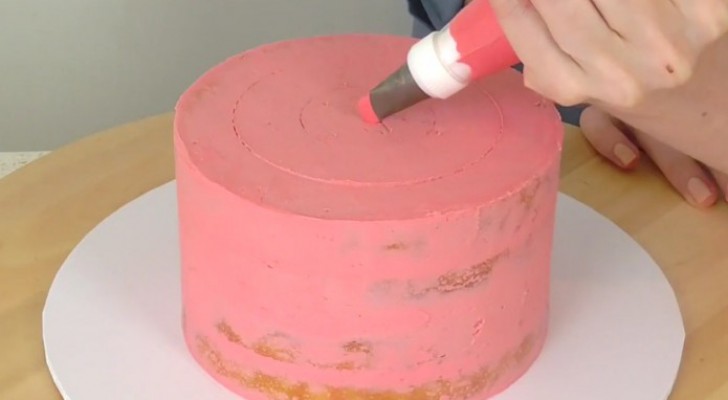 Here Is A Simple Cake Decoration Technique That Results To A Spectacular Output!
