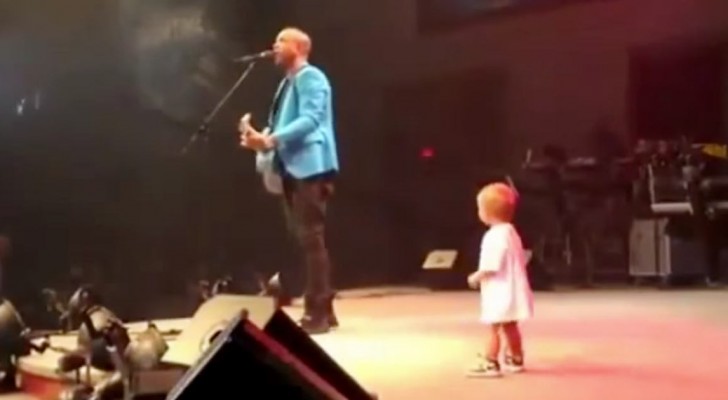 This Child Came Up The Stage, What He Did Next Will Touch Your Heart