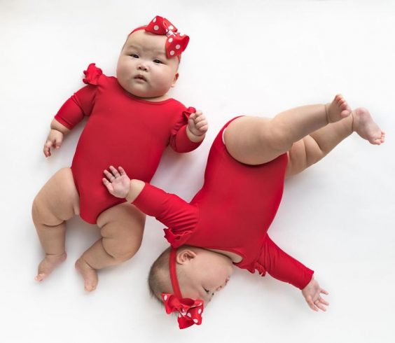 27-twins-in-red