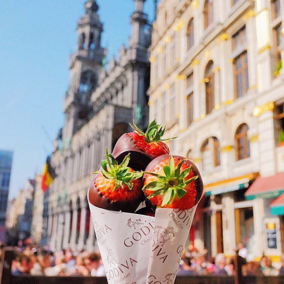 3-strawberries-dipped-in-chocolate-belgium