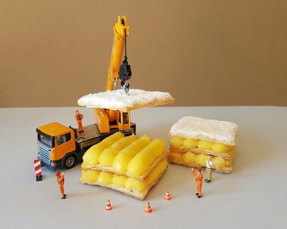 3-construction-vehicle-lifting-yummy-food