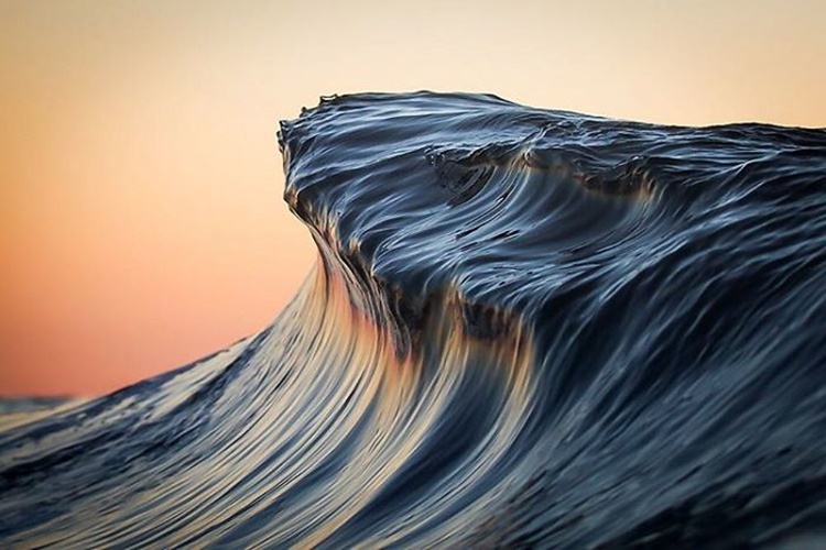 Breathtaking Wave Photos By Lloyd Meudell